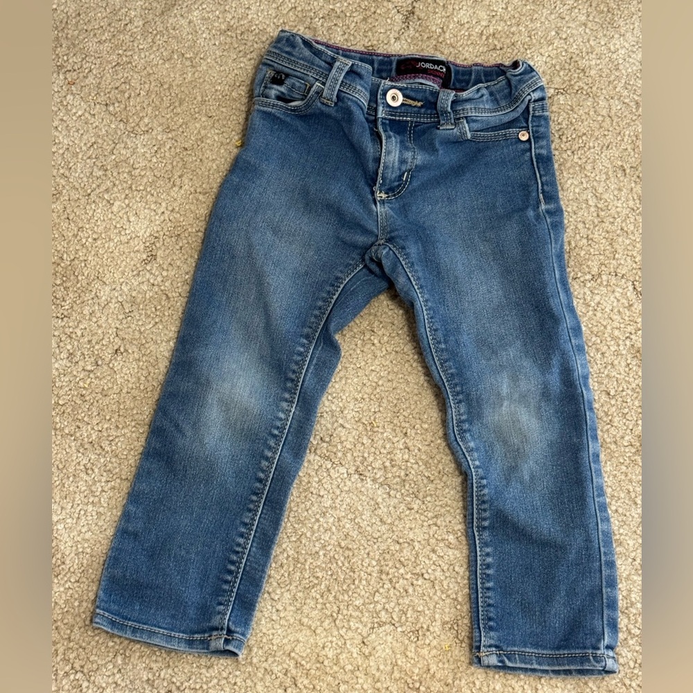(2) 3T jeans Front and backs
